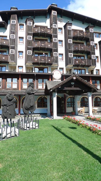 Rta Hotel Catturani Madonna di Campiglio Exterior photo